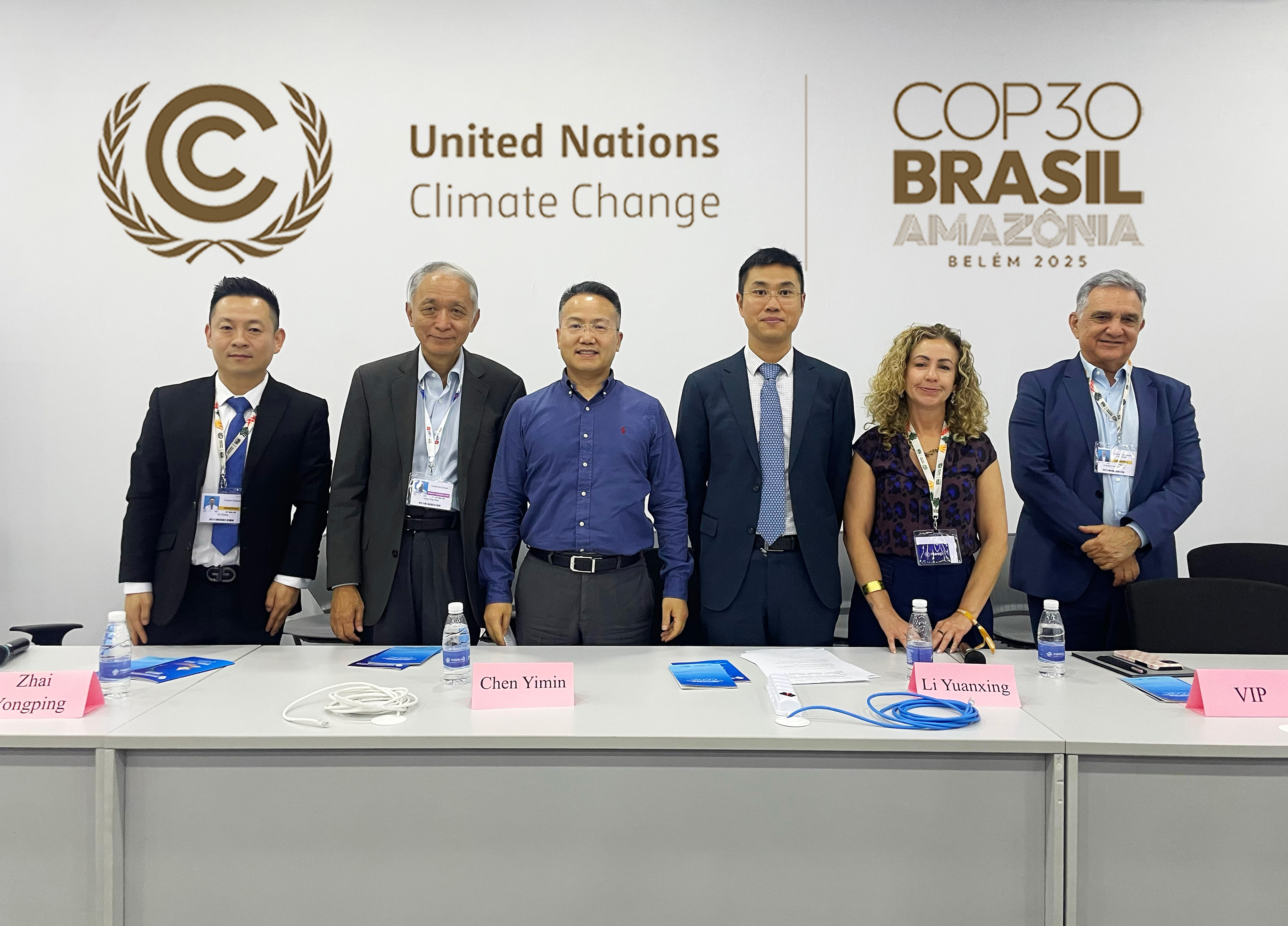 长安汽车作为中国汽车工业绿色转型的代表，在COP30蓝区会场发表主旨演讲。