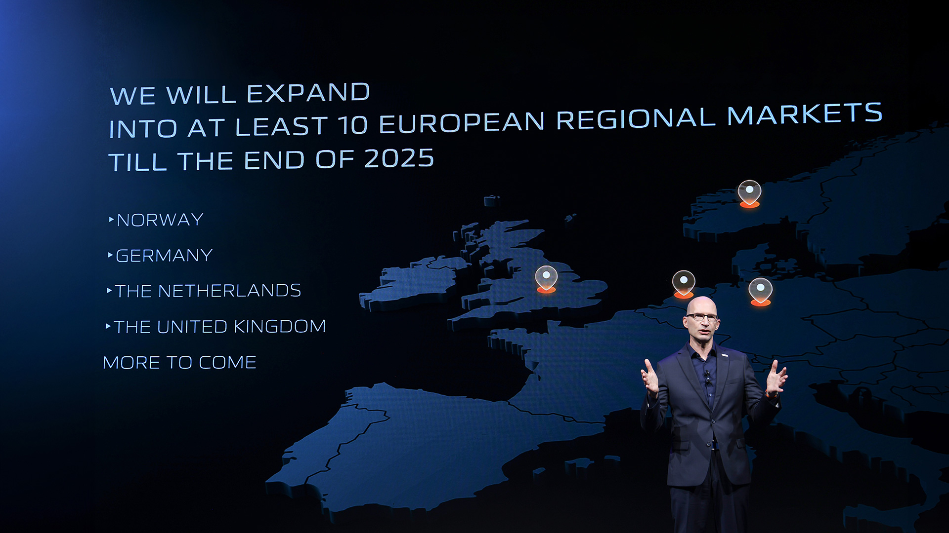 长安汽车董事长朱华荣分享了企业结缘欧洲,与当地优秀伙伴共成长、同担当的发展历程