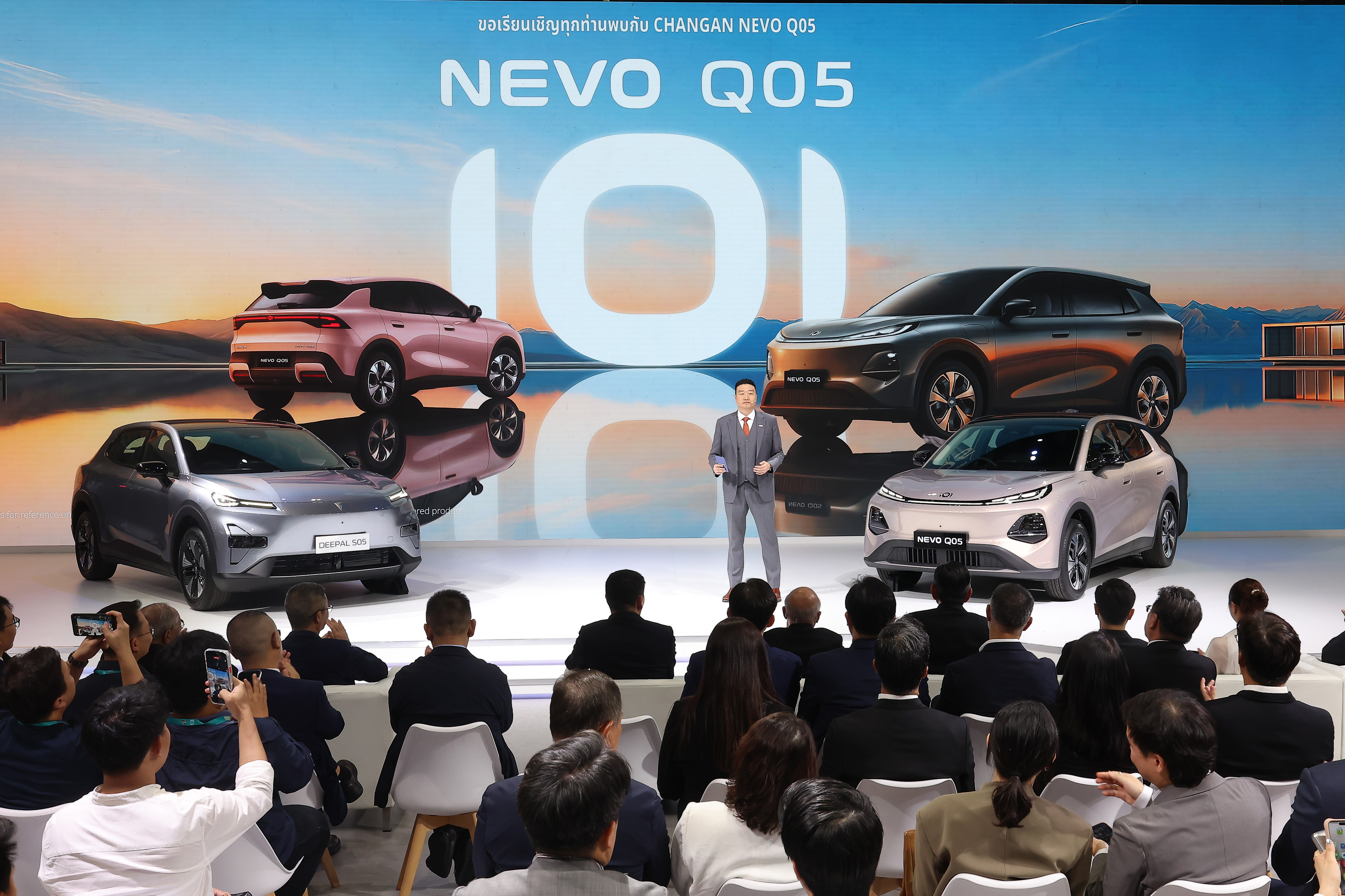 Mr. Guan Xin in Thailand at the Bangkok International