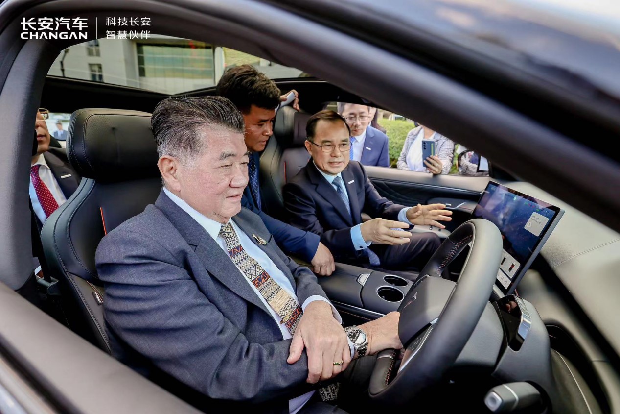 “右舵深蓝”惊艳亮相,多款重磅新车闪耀异国舞台